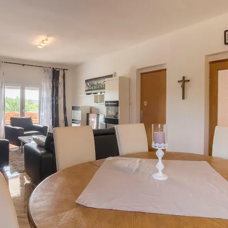 Villa Branka Debeljak